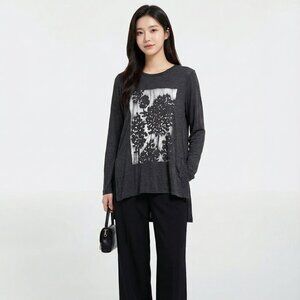 3/$15 🌺Charcoal Gray Graphic Long Sleeve Top